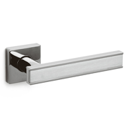 EDGE Door Handle With Yale Key Hole - B